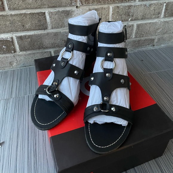 G by Guess's Black Payge 2 Black Sandals - Picture 5 of 9